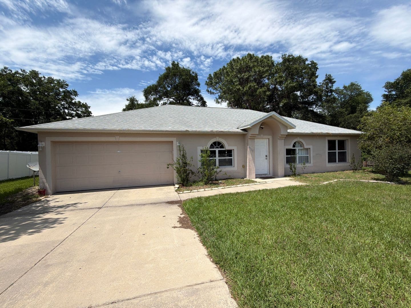Ocala House: 4535 SW 42nd St