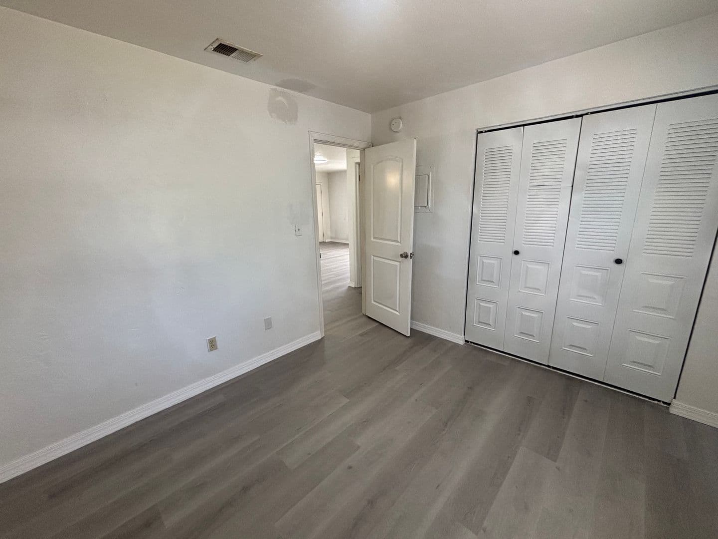 Gainesville Apartment: 2404 SW 31st Pl
