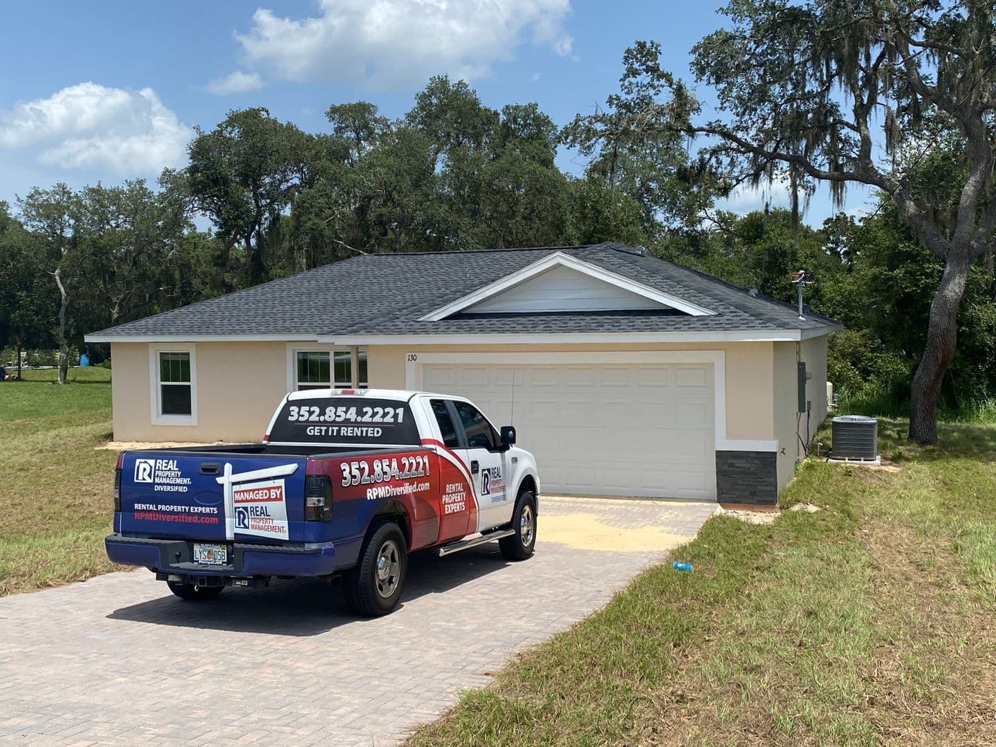 Ocala House: 130 Oak Circle