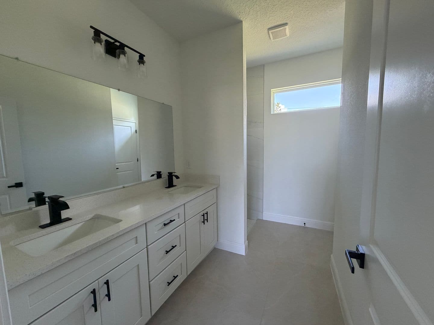Dunnellon House: 1852 W Quaker LN