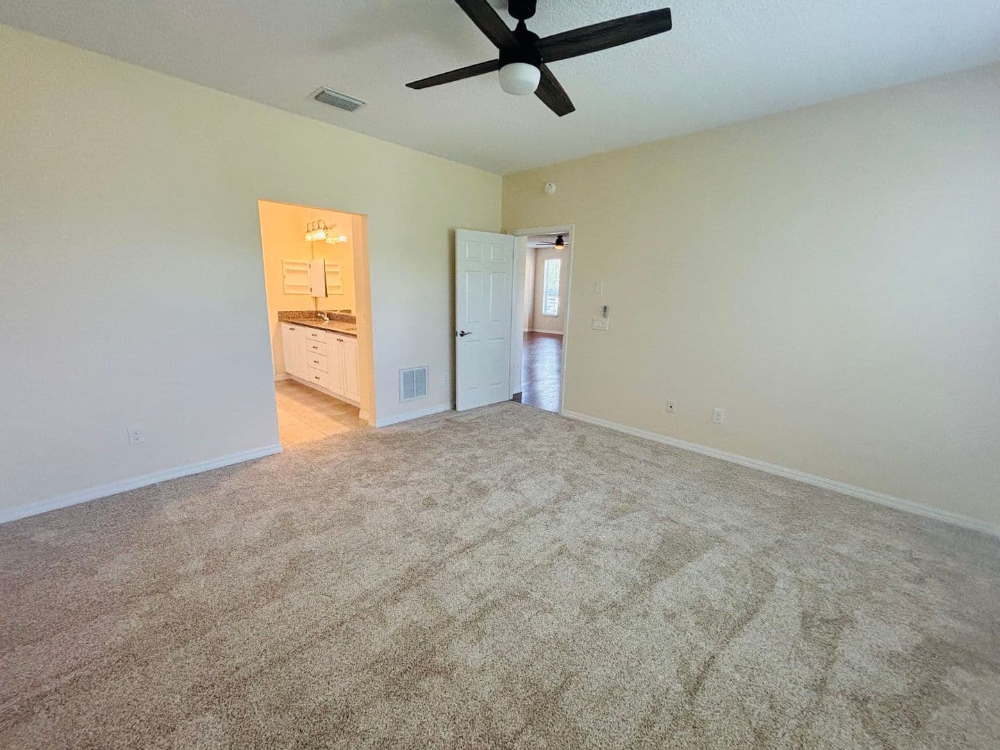 Ocala House: 4859 NW 35th Lane Rd