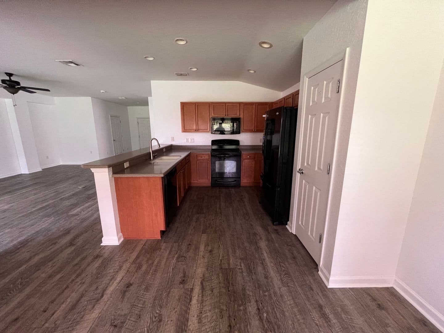 Ocala House: 4146 SW 47th Ct,