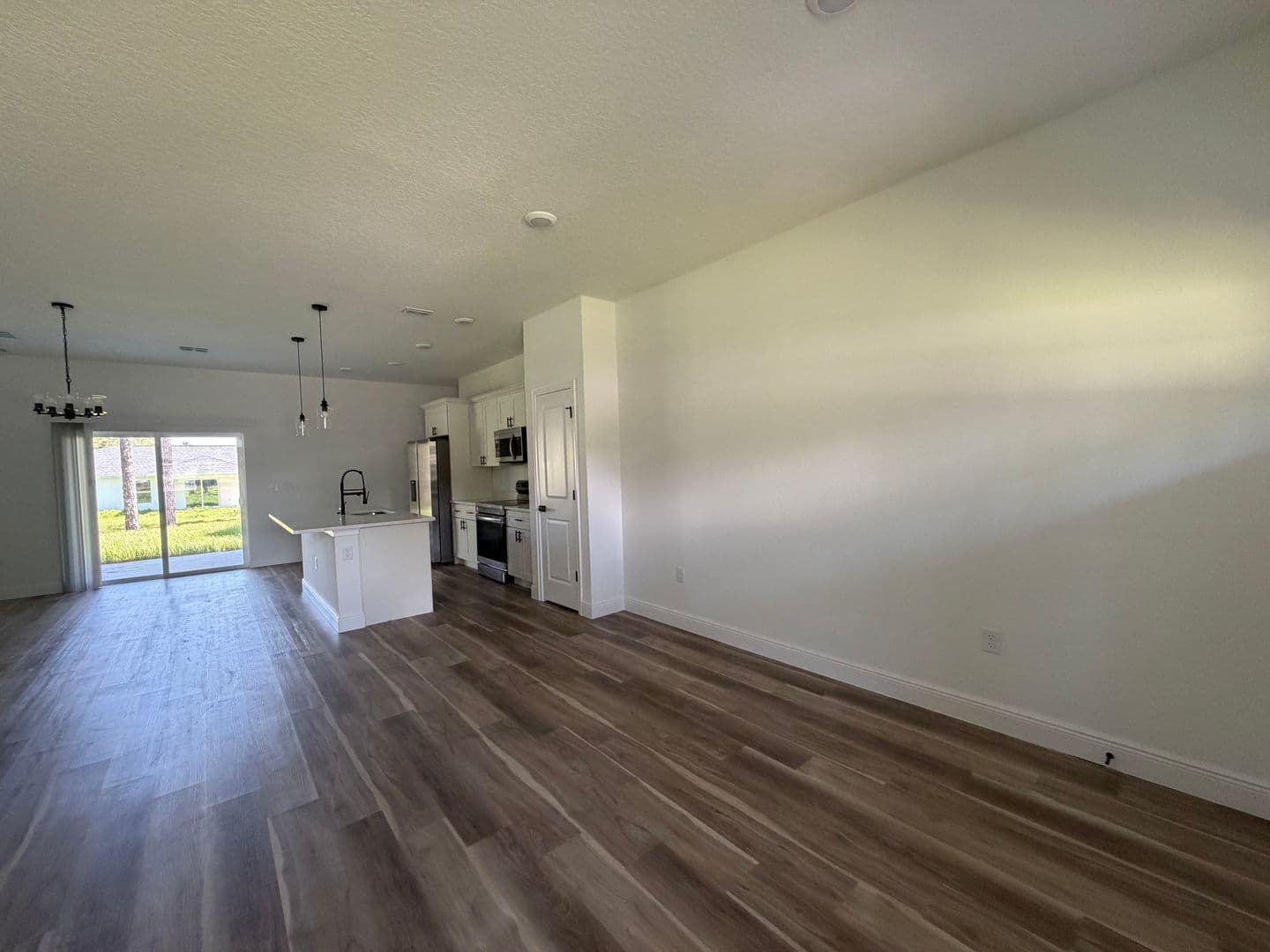 Dunnellon House: 1852 W Quaker LN