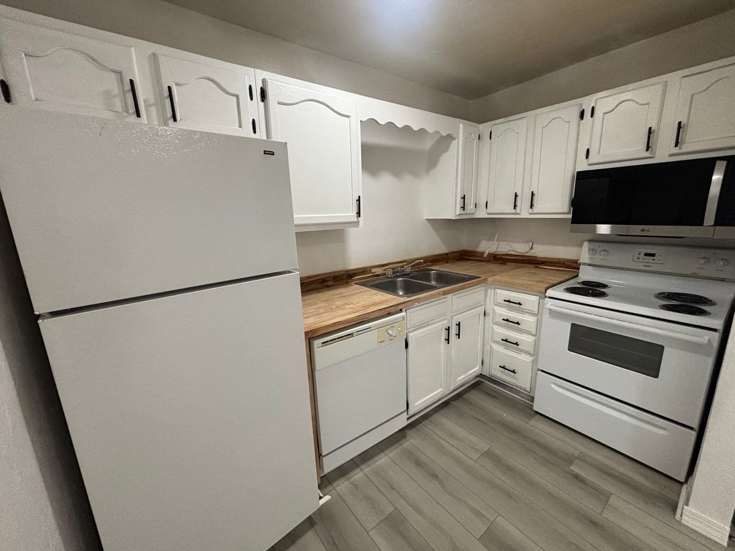 Gainesville Apartment: 2404 SW 31st Pl