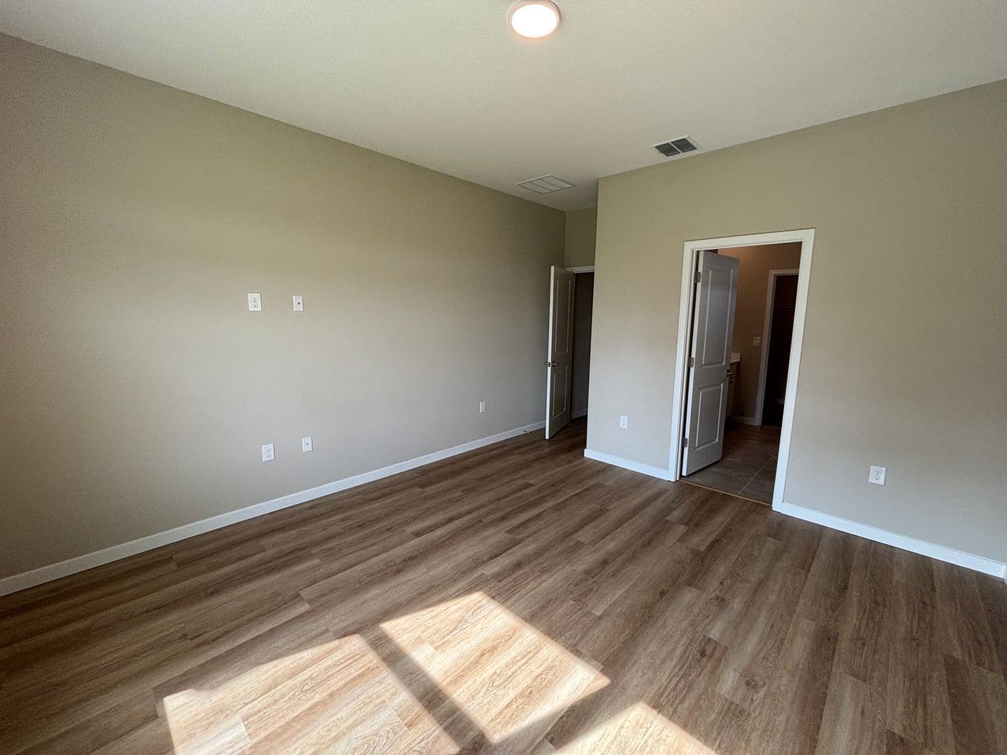 Ocala House: 3557 NW 45th Ave