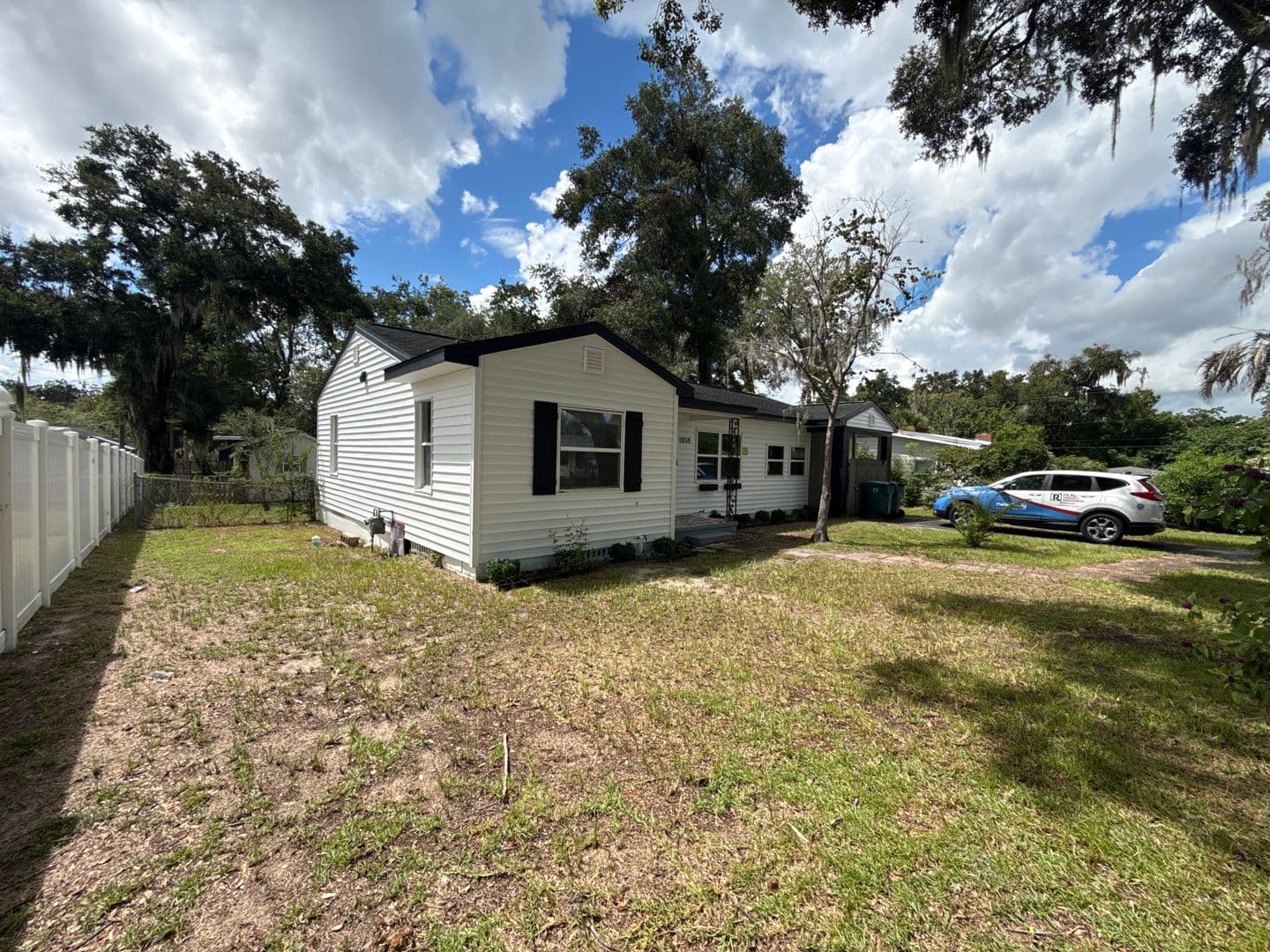 Ocala House: 1014 NE 12th Street