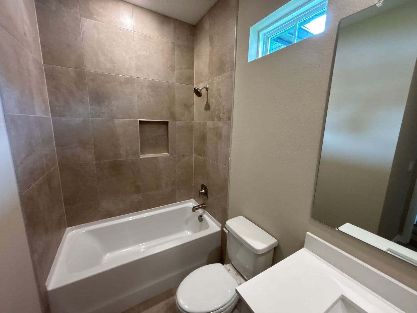 Ocala House: 3557 NW 45th Ave