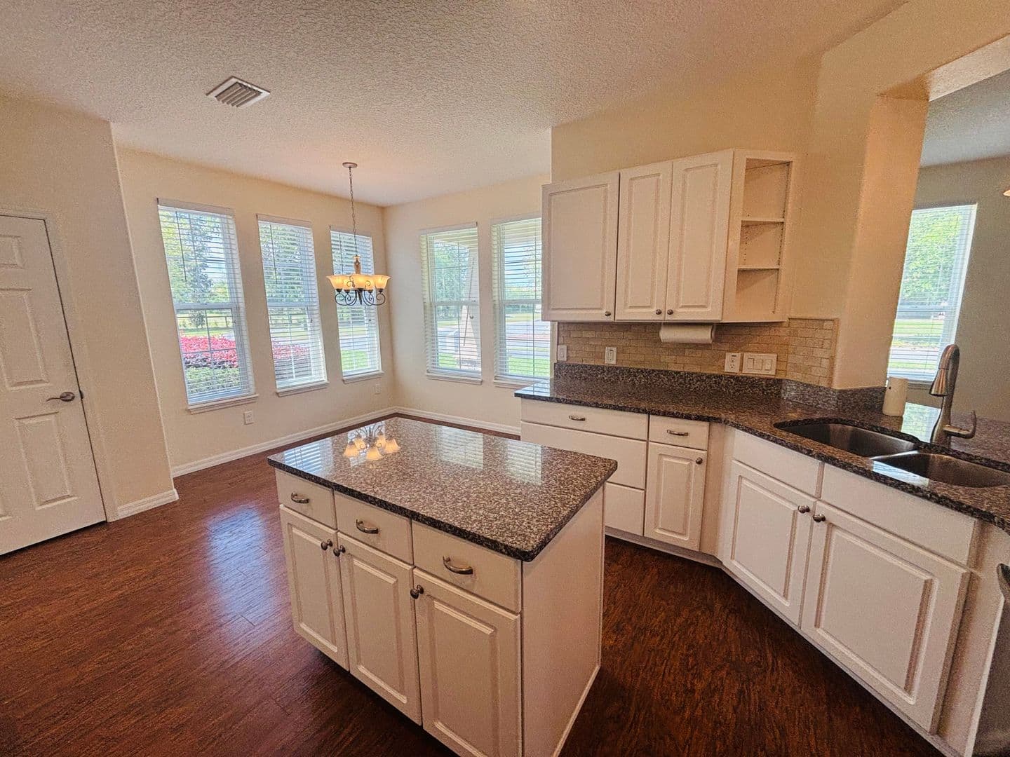 Ocala House: 4859 NW 35th Lane Rd