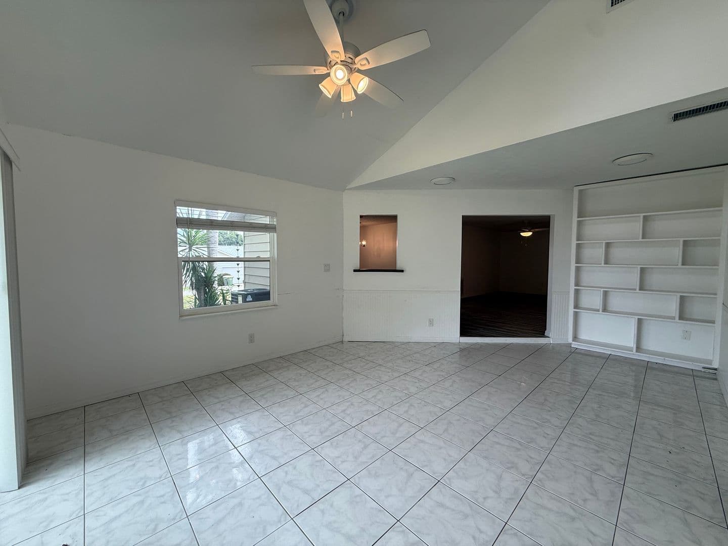 Leesburg Apartment: 213 & 215 Fernwood St