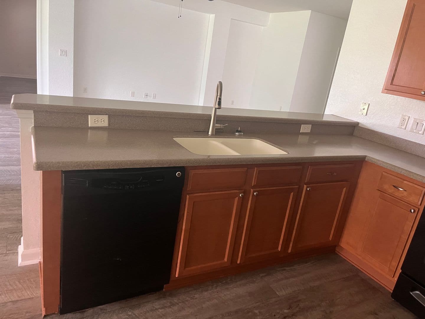 Ocala House: 4146 SW 47th Ct,
