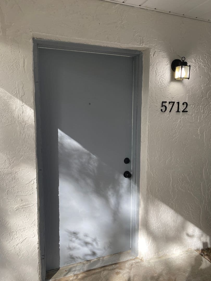 Belleview Apartment: 5702 SE 116th St