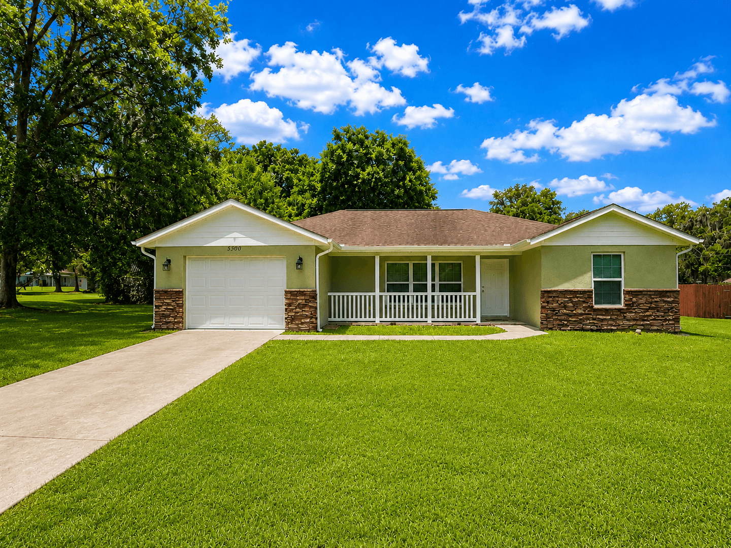 Belleview House: 5300 SE 115th Place