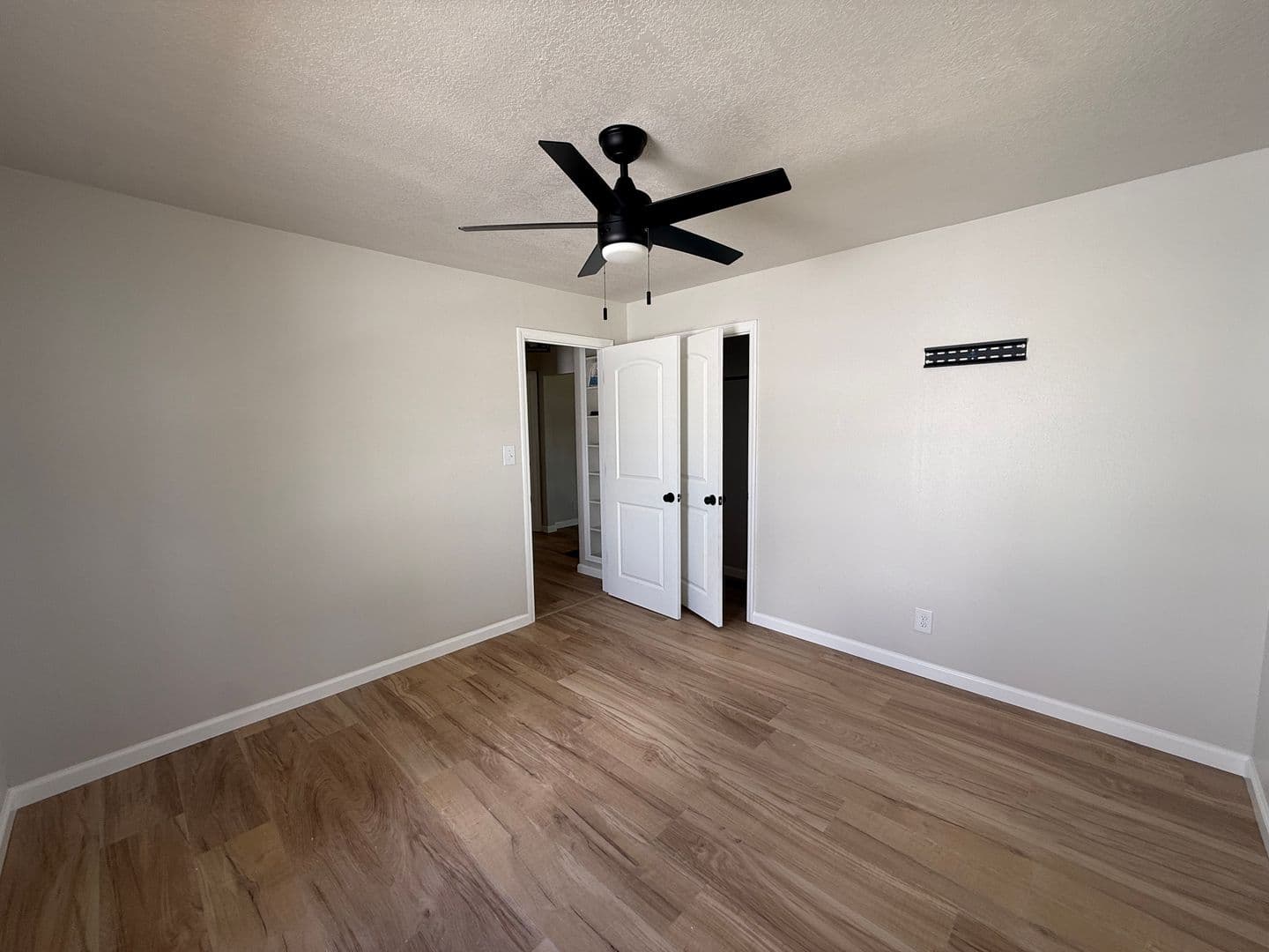 Ocala House: 1014 NE 12th Street