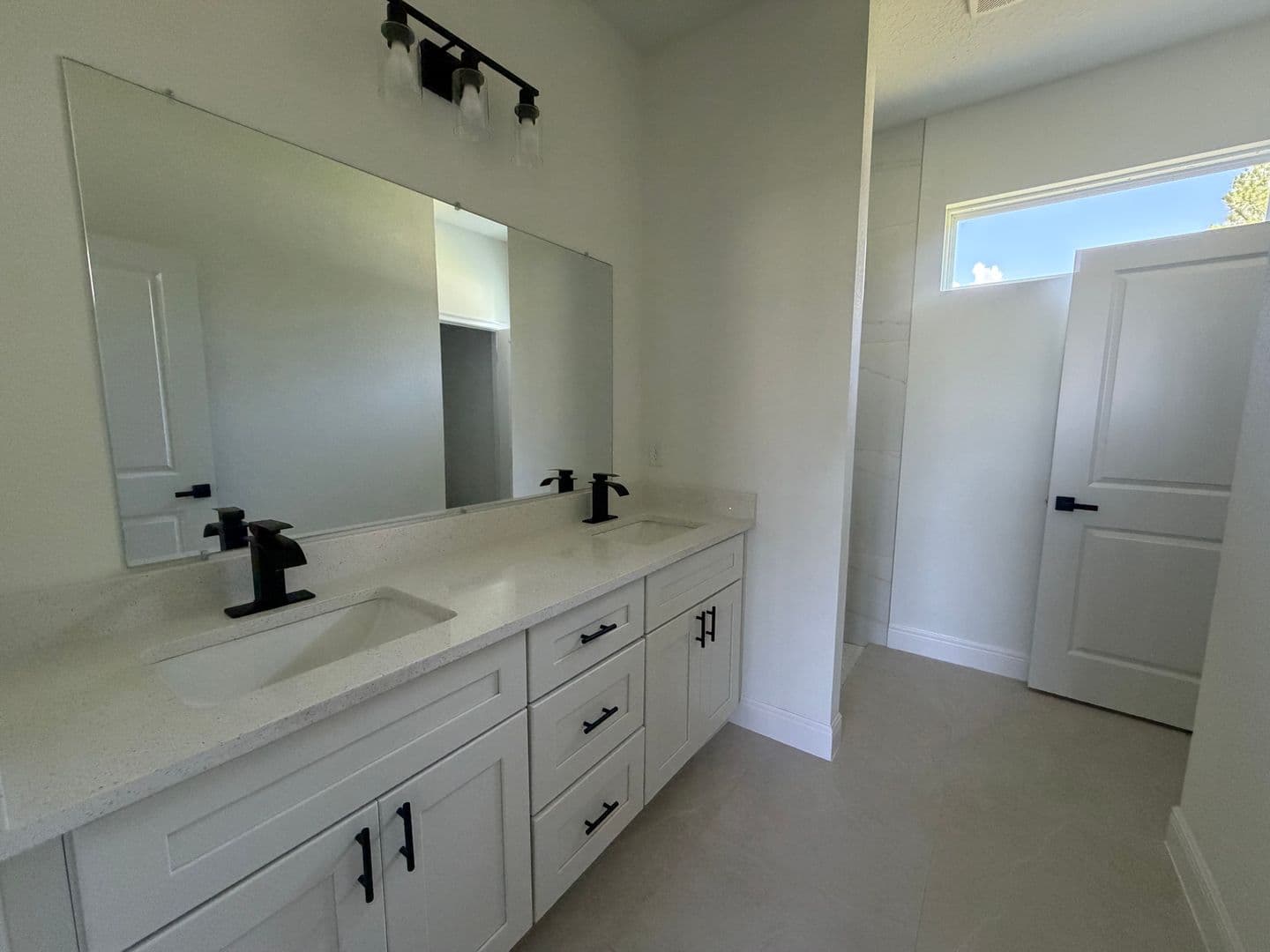 Dunnellon House: 1852 W Quaker LN