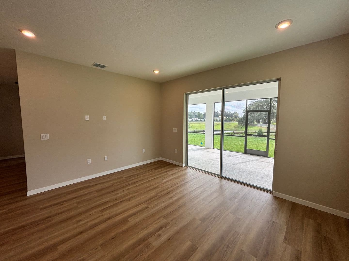 Ocala House: 3557 NW 45th Ave