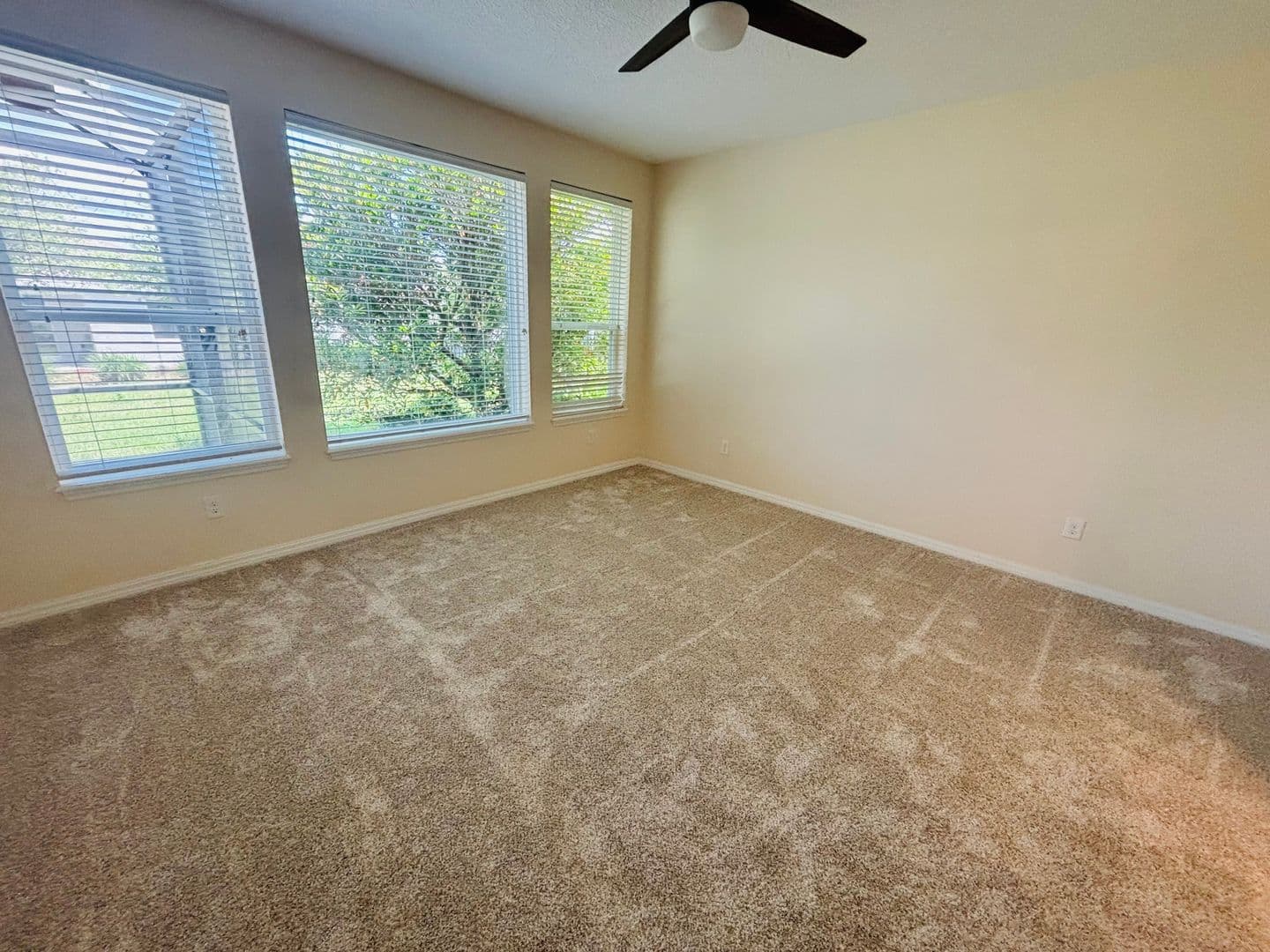 Ocala House: 4859 NW 35th Lane Rd