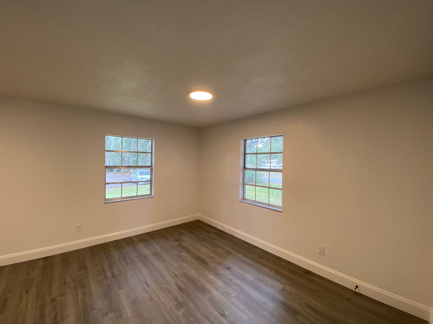 Belleview Apartment: 5702 SE 116th St