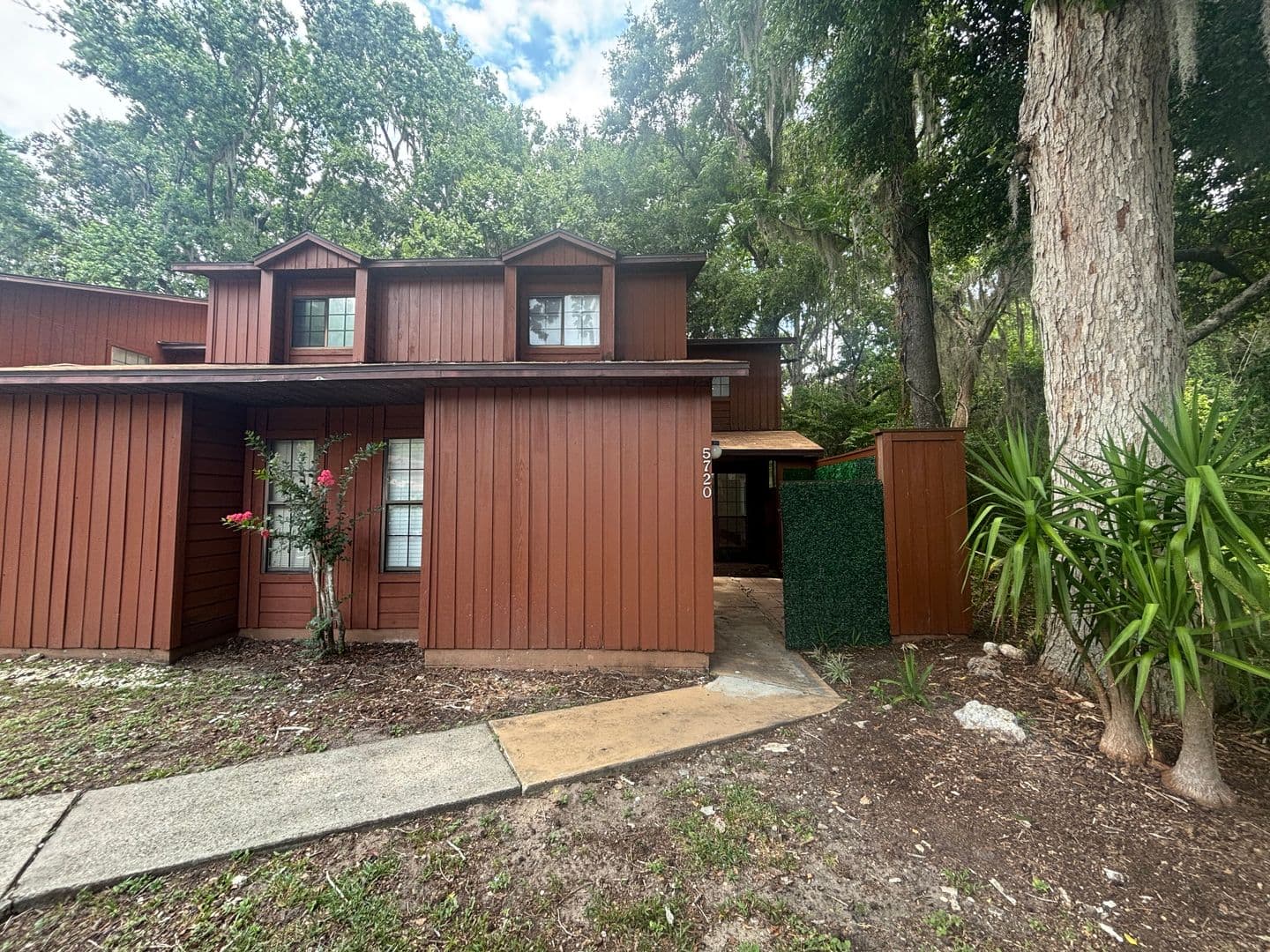Gainesville House: 5720 SW 8TH Place
