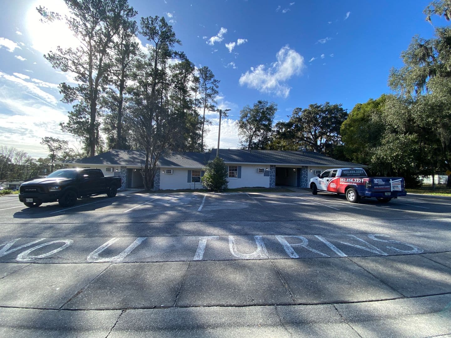 Belleview Apartment: 5702 SE 116th St