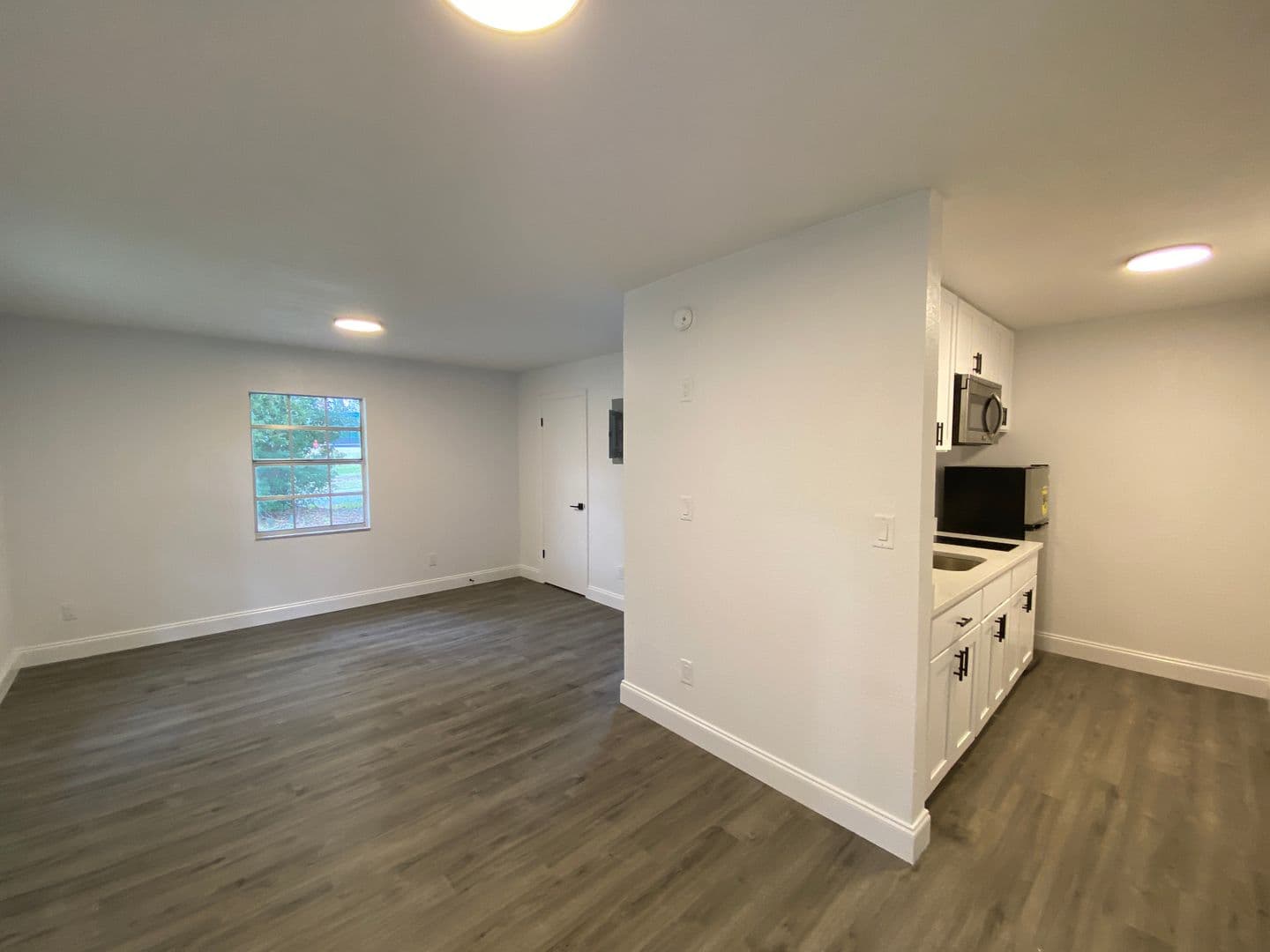 Belleview Apartment: 5702 SE 116th St