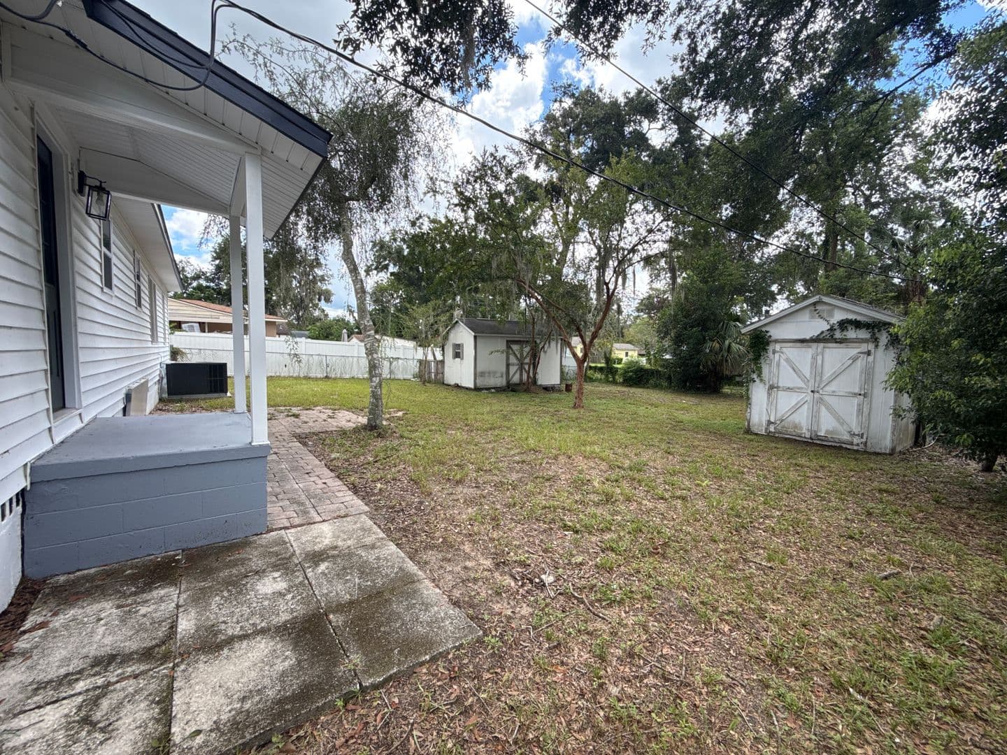 Ocala House: 1014 NE 12th Street