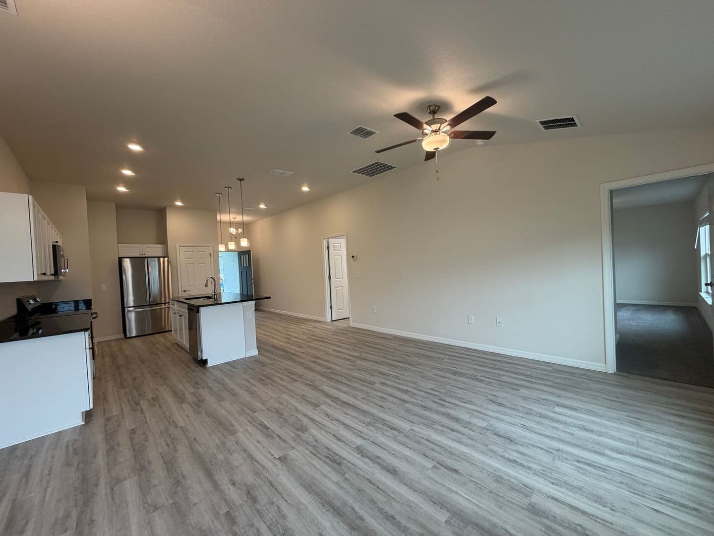 Ocala House: 384 Marion Oaks Manor