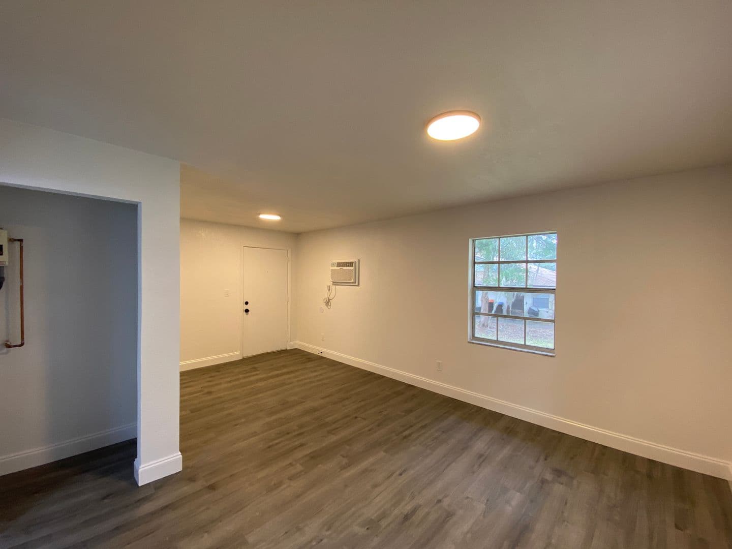 Belleview Apartment: 5702 SE 116th St
