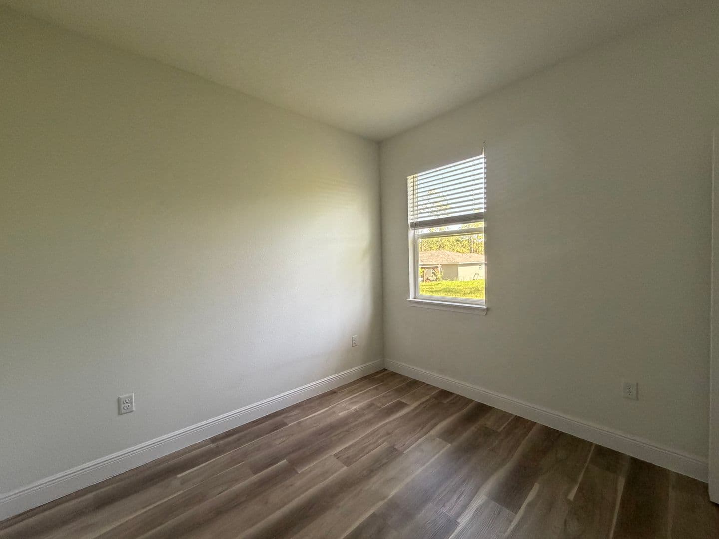Dunnellon House: 1852 W Quaker LN