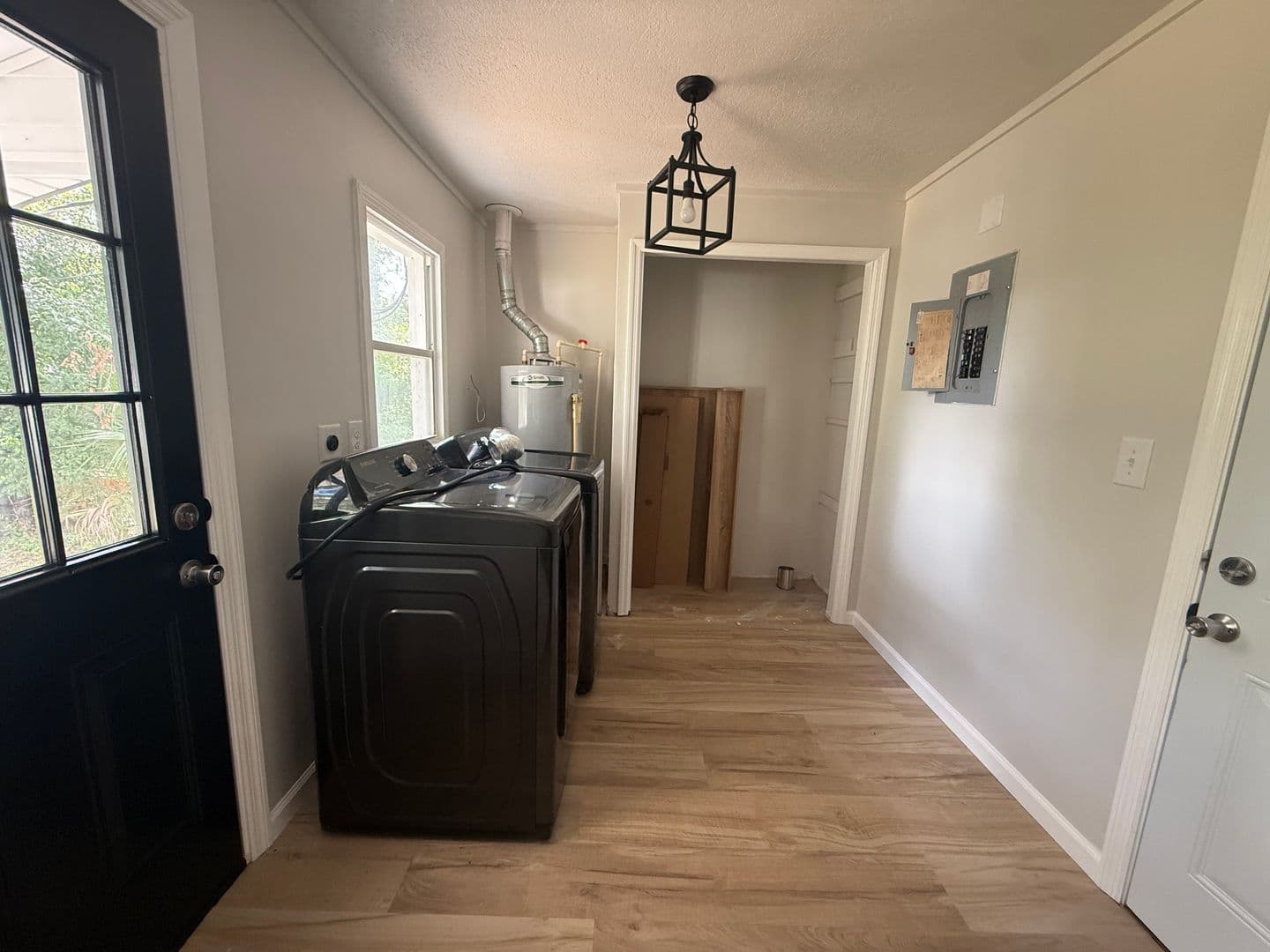 Ocala House: 1014 NE 12th Street