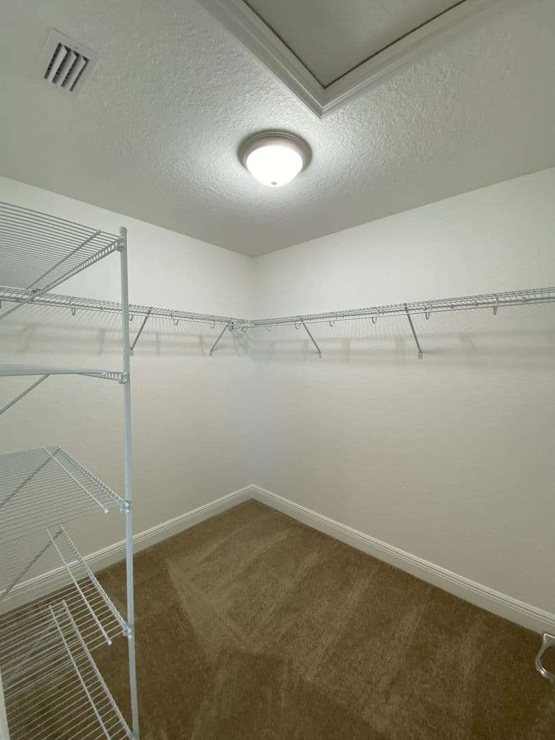 Belleview House: 10121 SE 67th Ter