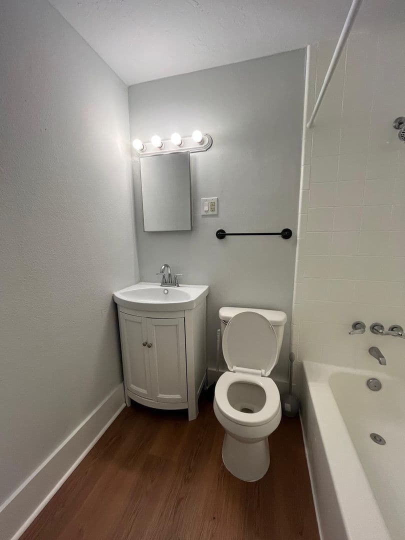 Orlando Apartment: 615 Woodlawn Blvd