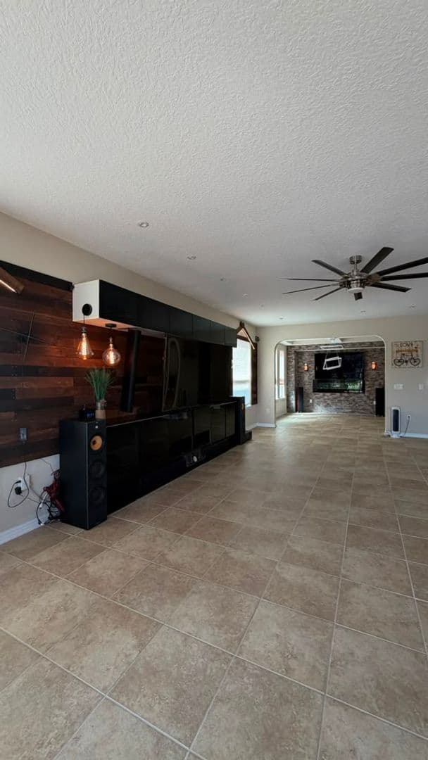 Orlando House: 1205 Fountain Coin Loop