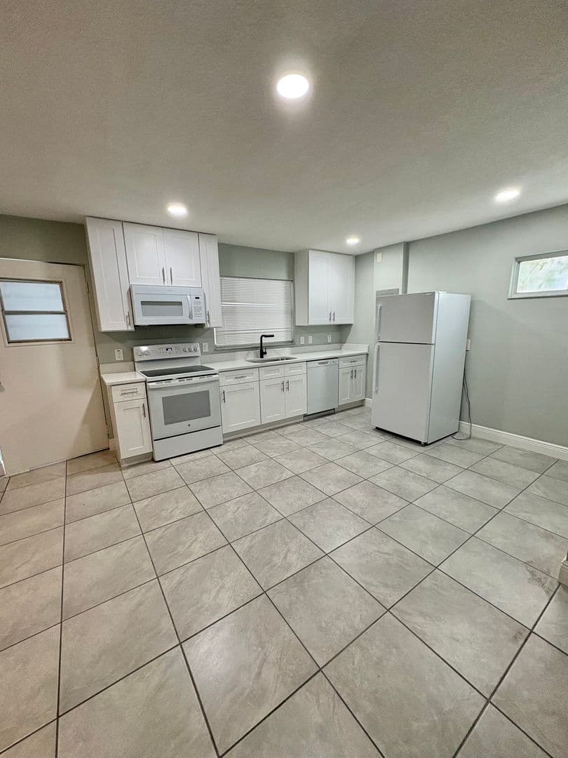 Kissimmee Multiplex: 1395 Neptune Rd