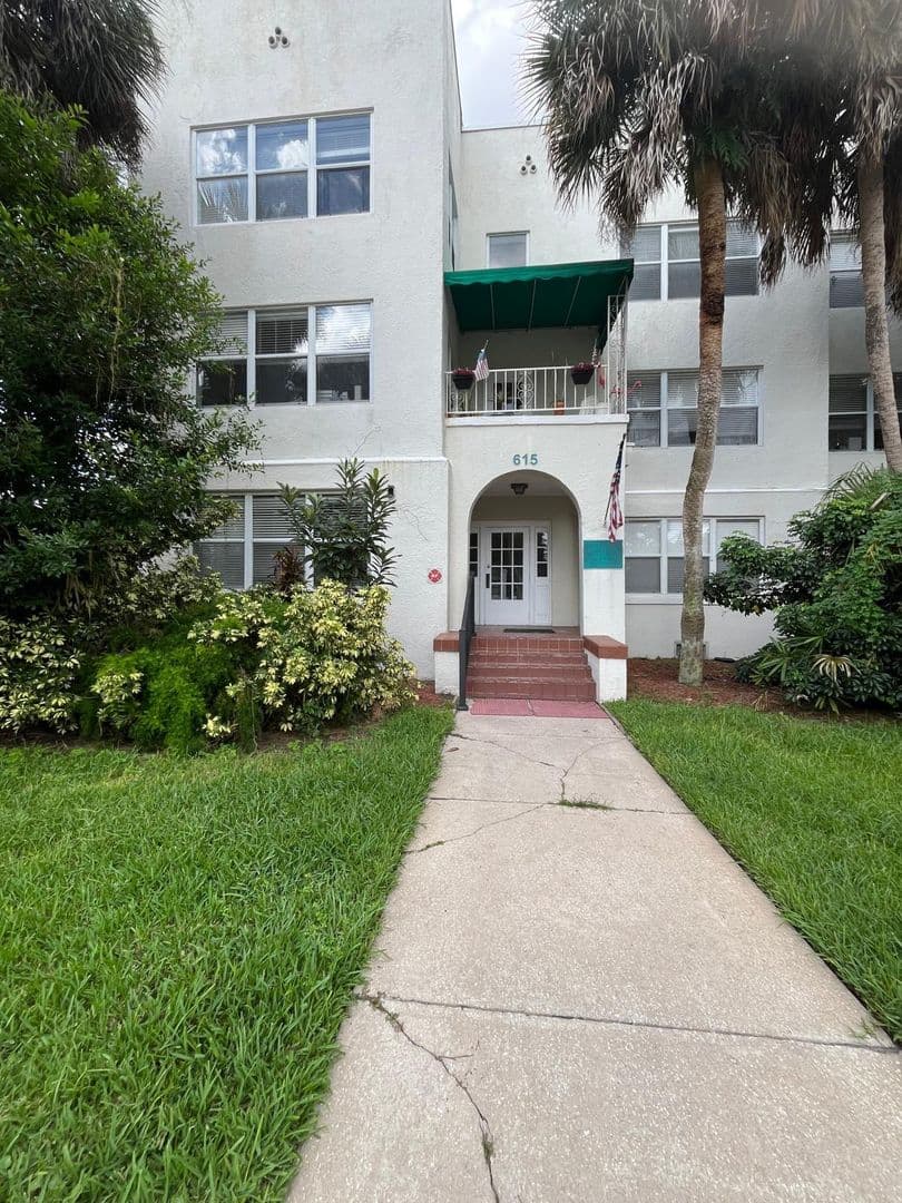 Orlando Apartment: 615 Woodlawn Blvd