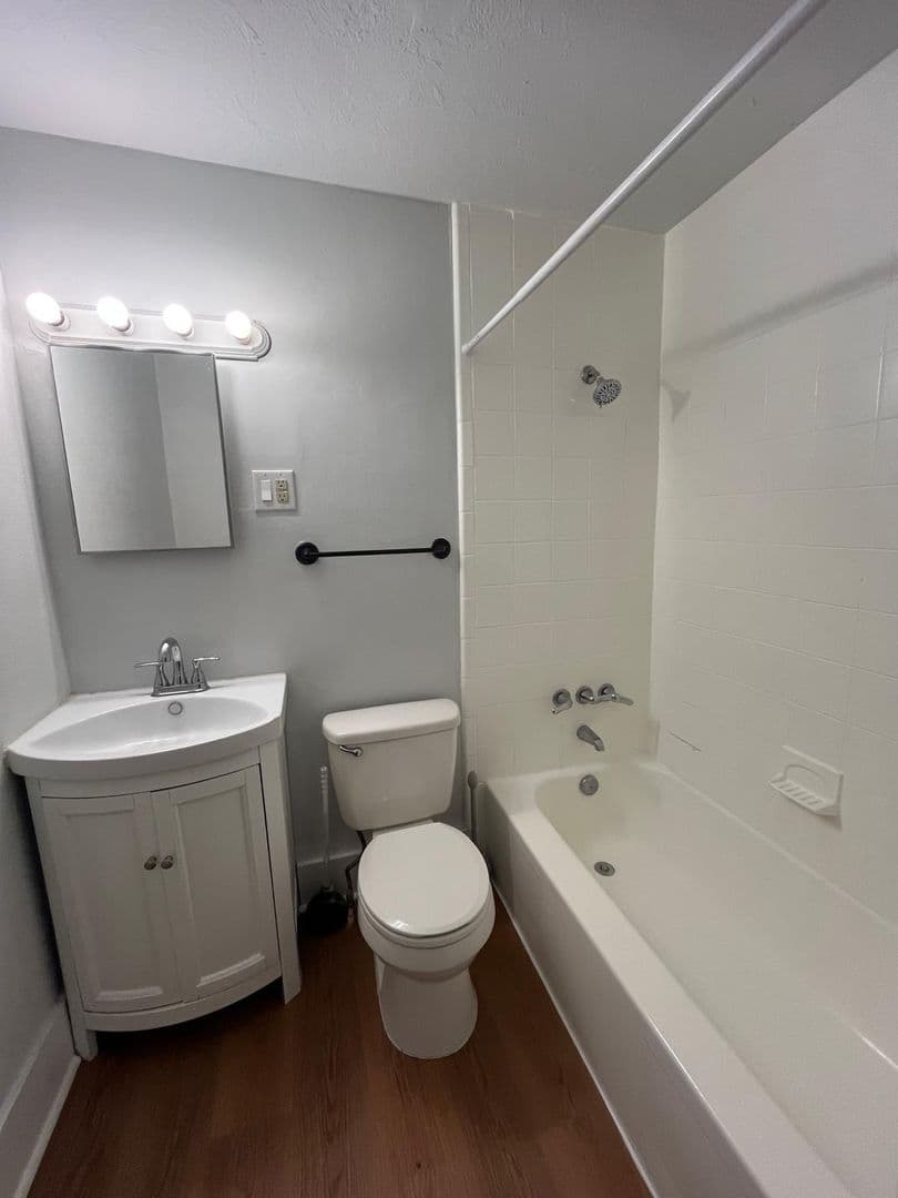 Orlando Apartment: 615 Woodlawn Blvd