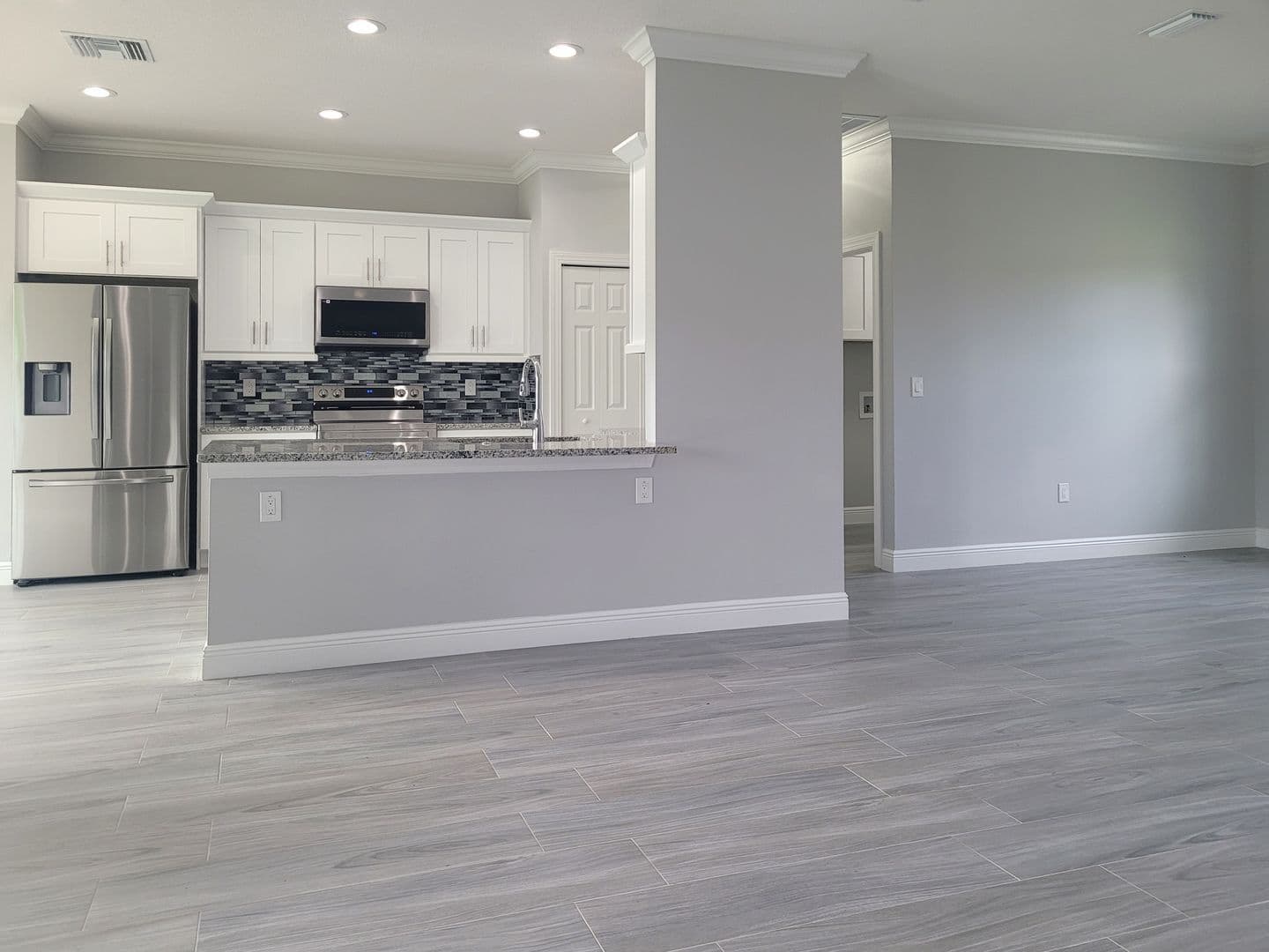 SPRING HILL House: 13032 AGATHA LN