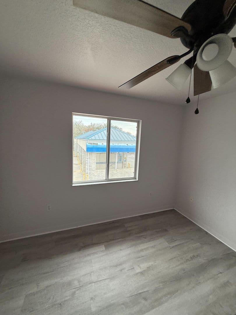 Hudson Apartment: 10526 State Rd 52