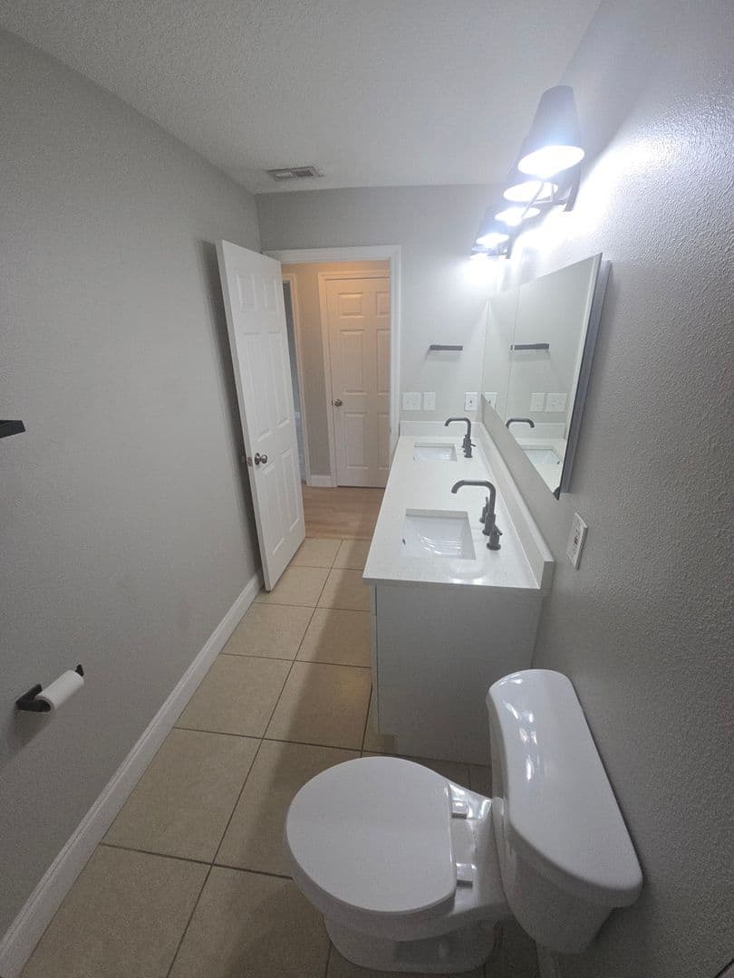 Ruskin House: 927 Culbreath green ct