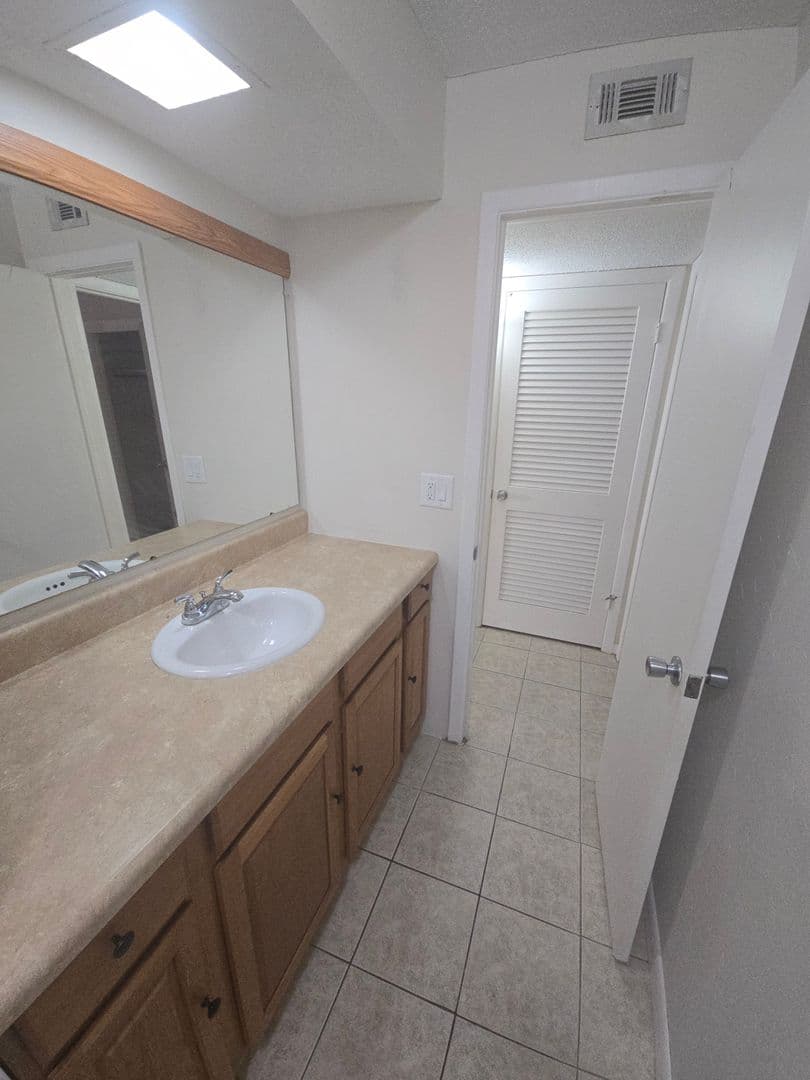 Brandon Condo: 165 Picardy Villa Cir