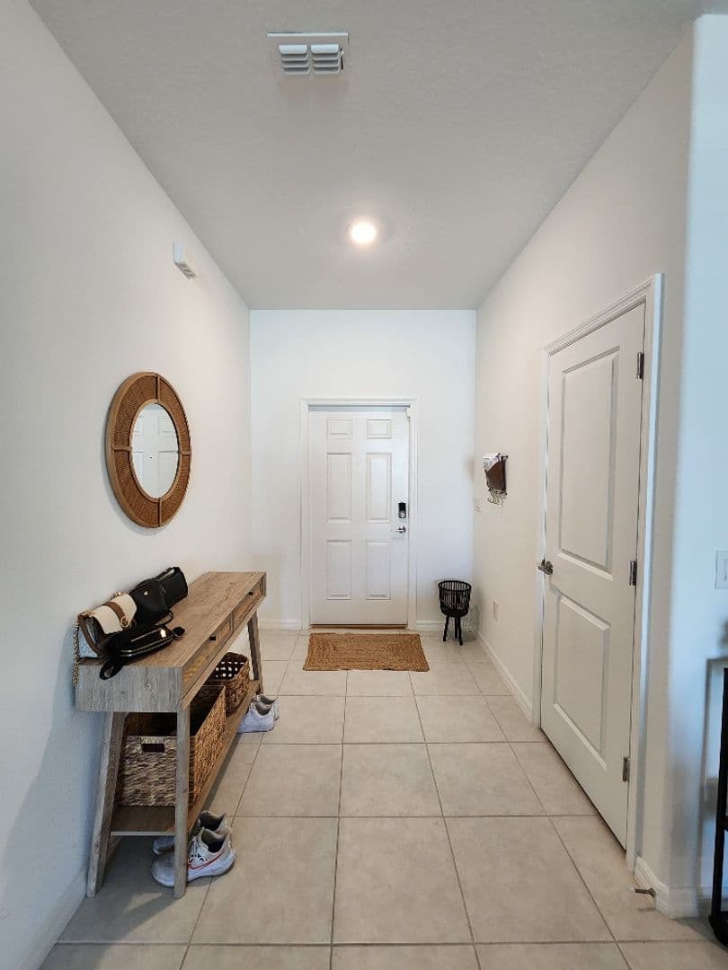 Sun City Center Townhome: 14305 Editors Note St