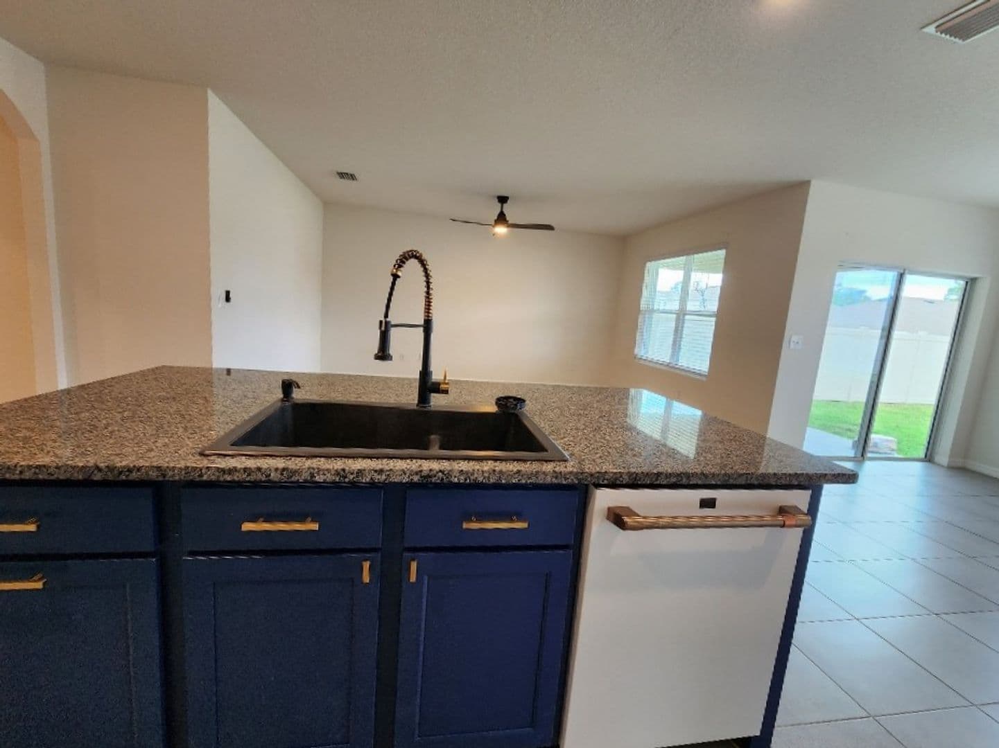 Brandon House: 2448 Knight Island Dr