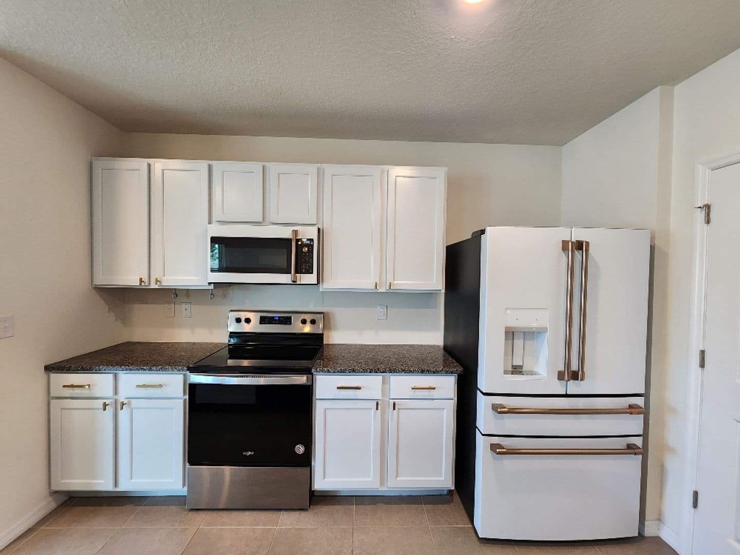 Brandon House: 2448 Knight Island Dr