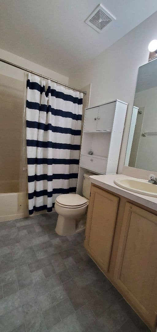 Brandon House: 337 Kensington Lake Cir
