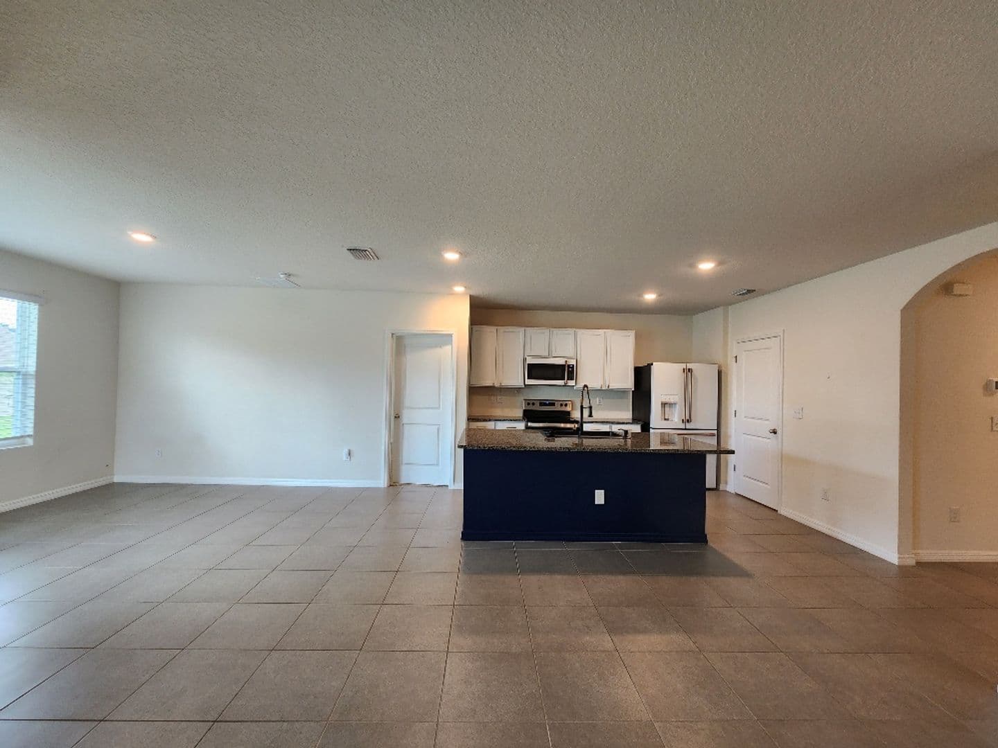 Brandon House: 2448 Knight Island Dr
