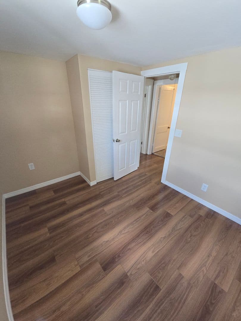 Tampa House: 7107 N Duncan Ave