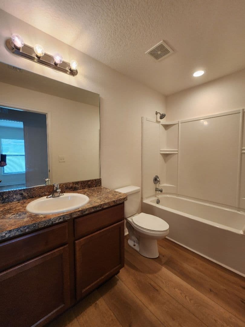 Riverview House: 11910 Winterset Cove Drive