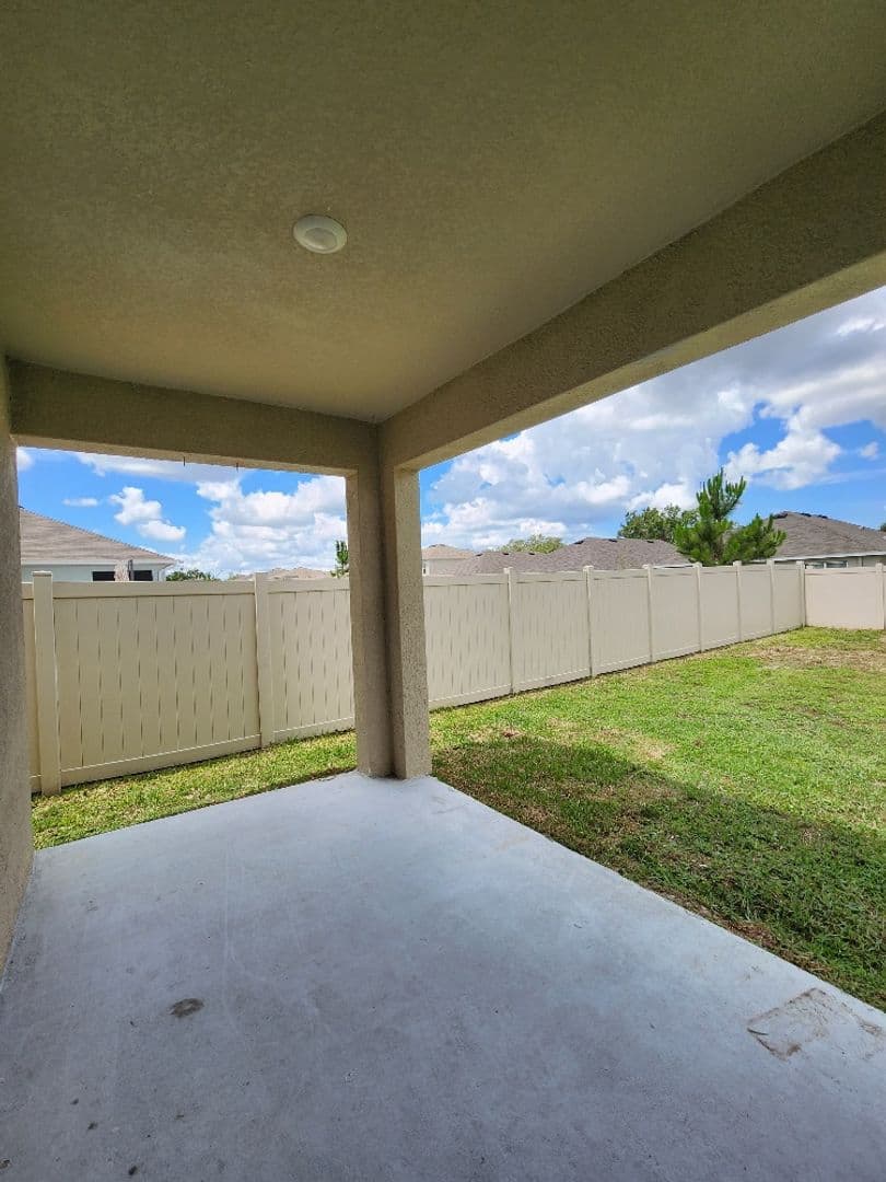 Brandon House: 2448 Knight Island Dr