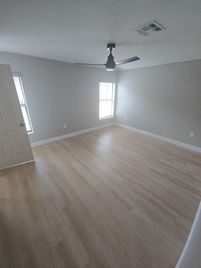Ruskin House: 927 Culbreath green ct