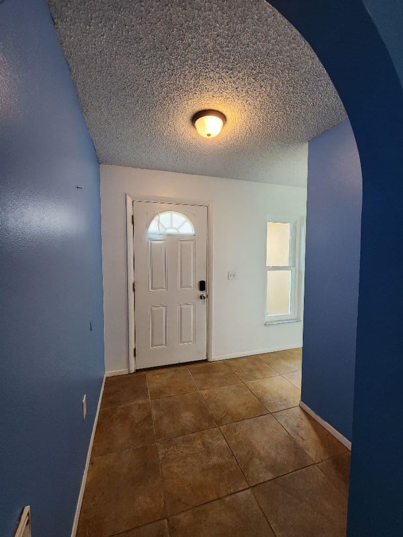 Spring Hill House: 1425 Hathaway Ave