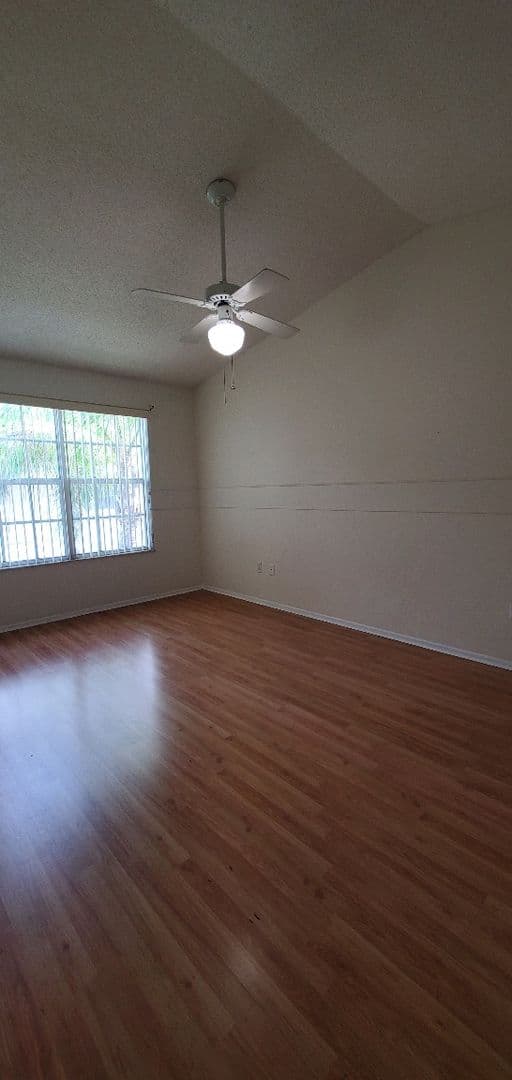 Brandon House: 337 Kensington Lake Cir
